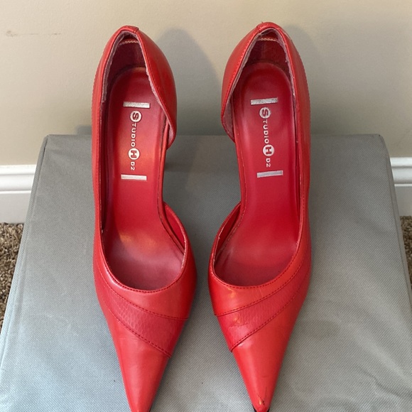 Studio H Red Pointy Toe Heels - Picture 3 of 7